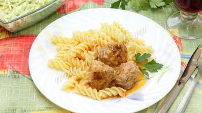 фрикадельки в томатно-сметанном соусе