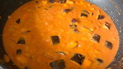 красное карри с фрикадельками