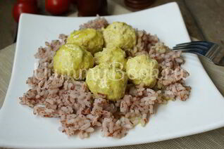 Куриные фрикадельки в соусе из кокосового молока