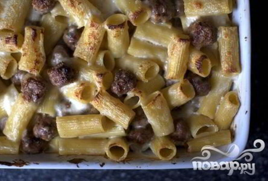 Запеченные ригатони с фрикадельками