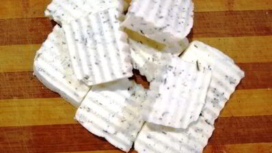 чечевица с лисичками и жареным адыгейским сыром