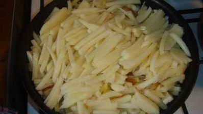 картофель жареный с помидорами