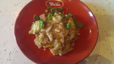 молодой картофель со свининой