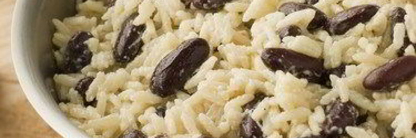 Рис с красной фасолью и кокосовым молоком по-ямайски