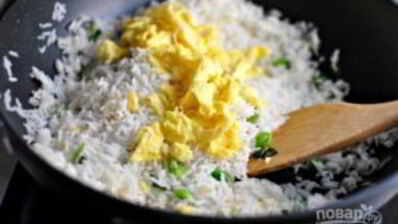 жареный рис с соевым соусом