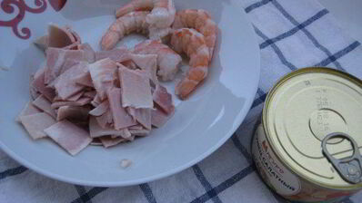 жареный рис с тунцом по-янчжоуски