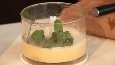 долма из баранины с мятным соусом