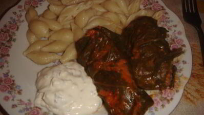 голубцы в лахане с двумя соусами