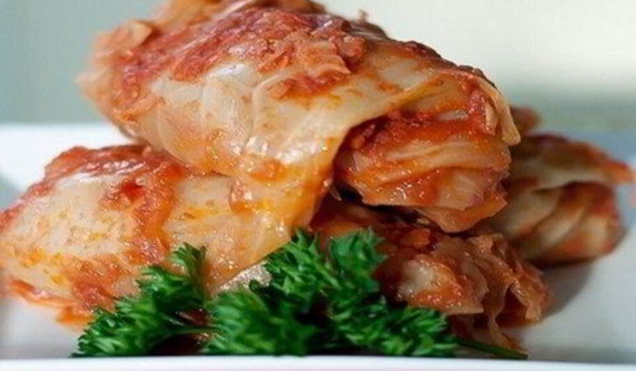 Рецепт голубцов в томатном соусе с квашеной капустой