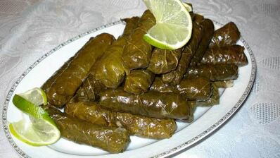 голубцы в виноградных листьях