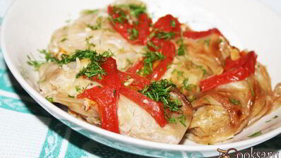 запеченные с помидорами и топленым сливочным маслом голубцы