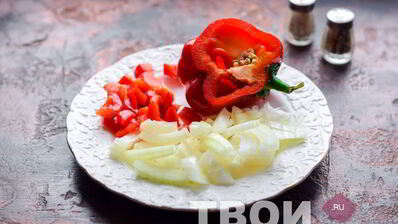 гречневая лапша с курицей и овощами