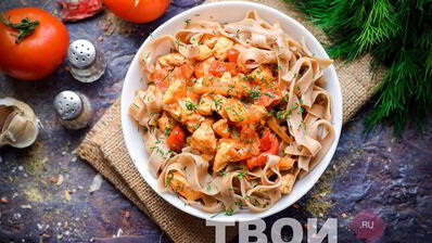 гречневая лапша с курицей и овощами