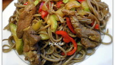 гречневая лапша с овощами и мясом