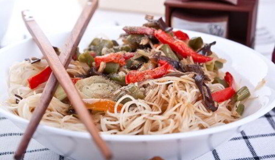 Рецепт грибов с чили, имбирем и лапшой соба