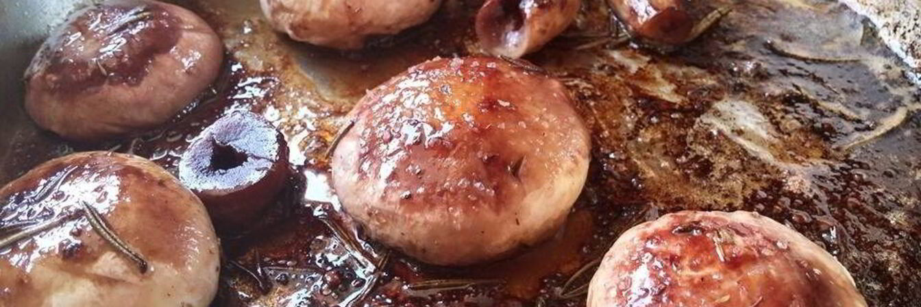 Грибы жареные провансаль