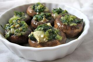 Королевские шампиньоны фаршированные сыром Бри