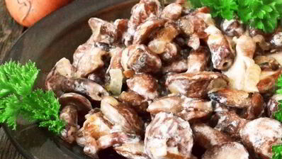 маслята жареные в сметане