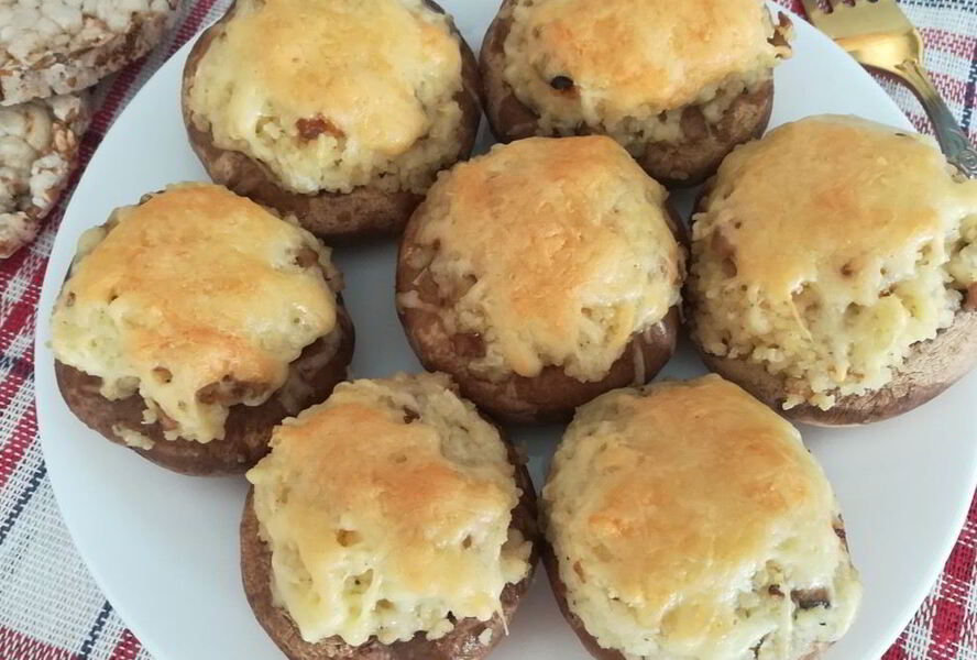 Шампиньоны, фаршированные кускусом