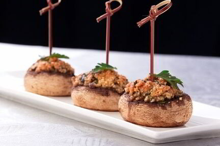 Шампиньоны фаршированные сыром и орехами