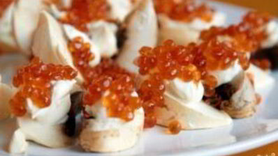 шампиньоны с красной икрой