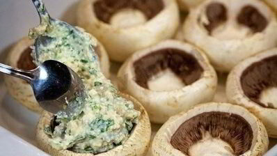 шампиньоны с курицей и сыром