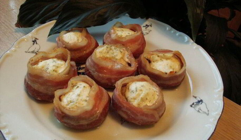 Рецепт шампиньонов в беконе