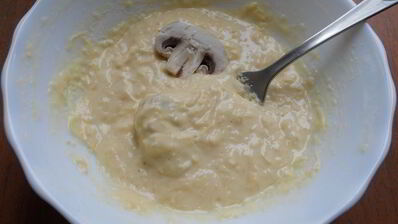 шампиньоны в сырном кляре