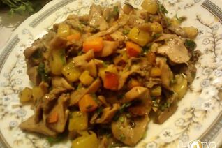 Тушеные шампиньоны с тыквой и орегано