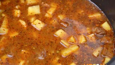 гуляш из говядины в мультиварке