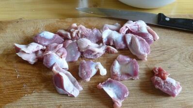 гуляш из куриных желудков