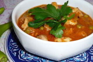 Гуляш из курицы с подливкой