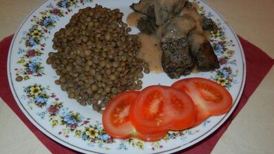 гуляш на пару с зеленой чечевицей