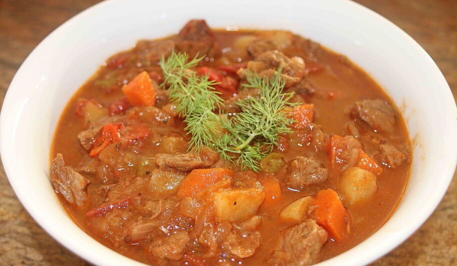 Рецепт гуляша с овощами