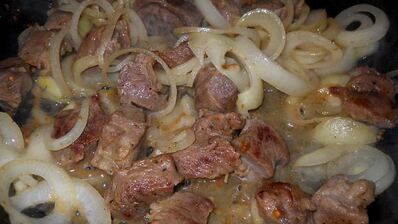 гуляш телячий в томатном соусе