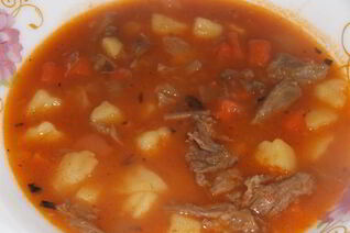 Суп-гуляш с шеей индейки