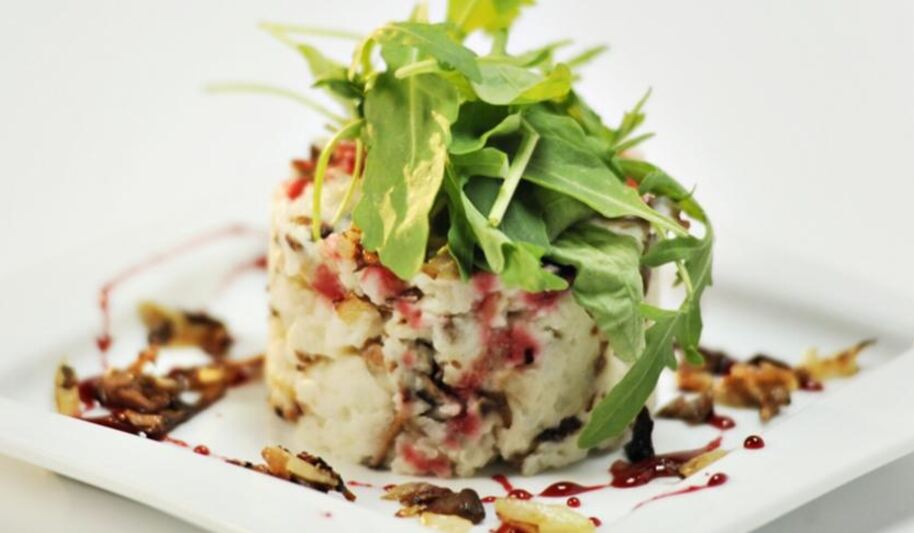 Рецепт картофельного пюре с белыми грибами и свекольной карамелью