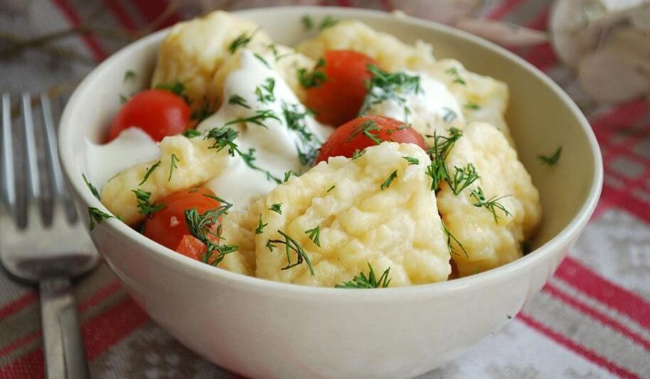 Рецепт картофельных ньокков с помидорами черри и зеленью
