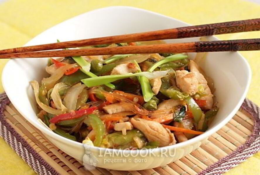 Китайская лапша с курицей