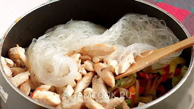китайская лапша с курицей