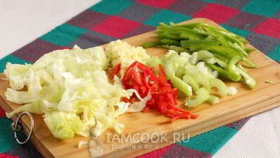 китайская лапша с курицей