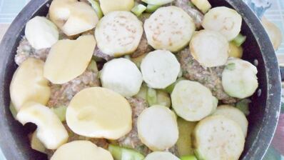 казан котлеты, котлеты в кастрюле