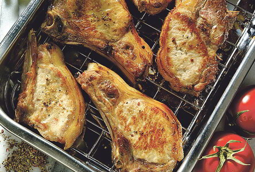 Котлеты на косточке с пряным соусом