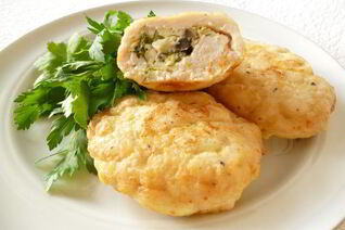 Куриная отбивная котлета с пикантной начинкой