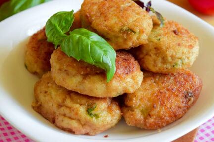 Куриные котлеты с рисом