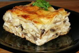 Лазанья с индюшиным фаршем и соусом бешамель