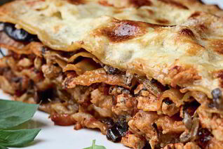 Лазанья с цесаркой, овощами и грибами