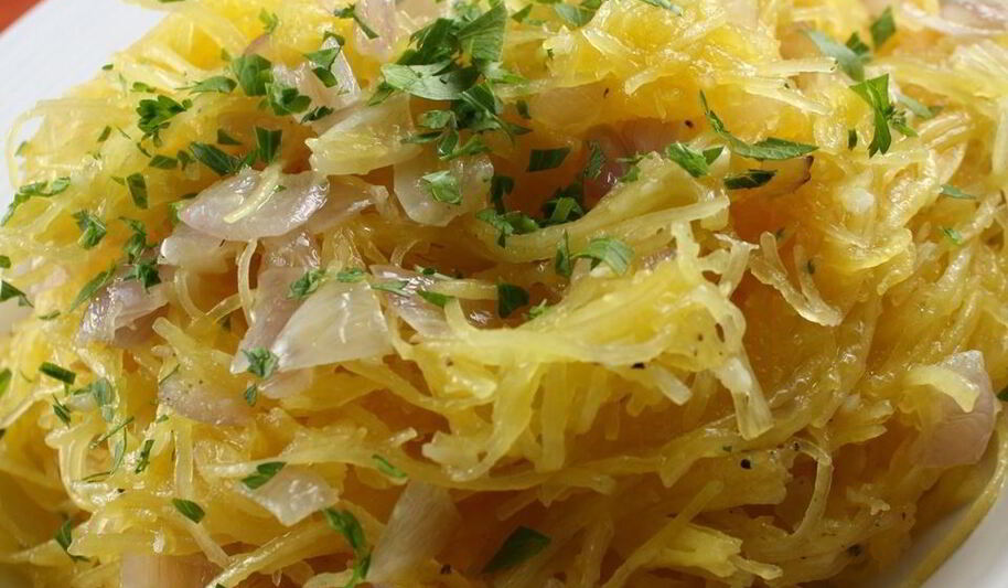 Рецепт кабачка спагетти с жареным луком