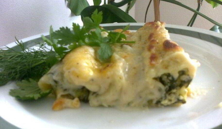Рецепт каннелоней с рикотой и шпинатом под бешамелем