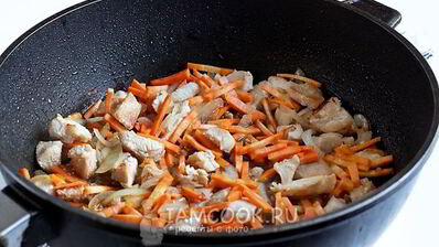 макароны с куриным филе и овощами